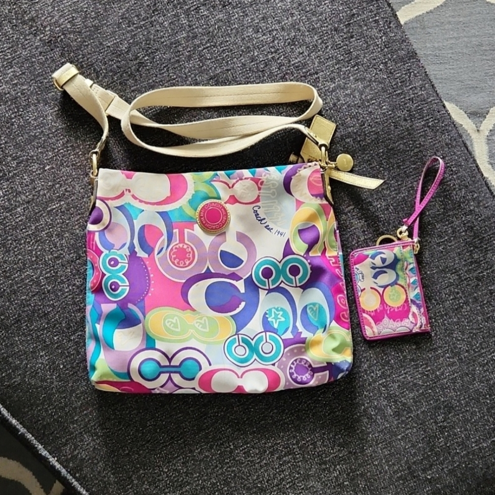 Coach Poppy Purse With ID Wallet
